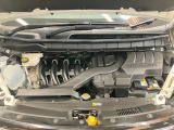 エンジンルームもクリーニング済みできれいですよ。日産の整備士がしっかりと丁寧に点検していますので安心してお乗りいただけます