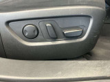 運転席シートはメモリー機能付10Wayパワーシートです。