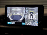 ◆マルチビューカメラシステム◆運転席から見づらい前後左右を、ナビ画面の映像で確認。見通しの悪い交差点や狭い道でのすれ違い、駐車などをサポートします。