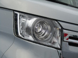 ■LEDヘッドライト■消費電力は少なく、しっかり明るいLEDヘッドライトです!電球タイプ、ハロゲンのライトよりも長く使えるのが特徴です。従来のオレンジ色に近い光ではなく白く明るく照らします