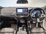 ☆センターパネルを運転席側に僅かに傾けたBMW独特のインパネ☆【駆け抜ける歓び】はここからもスタートしております☆