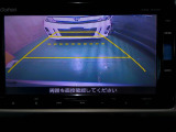 バックカメラの画像です。ガイドラインがスムースな車庫入れをサポートいたします。車庫入れの安心感がアップしますね。