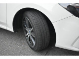 タイヤサイズは205/50R17です。