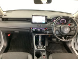 【前方視界】開放的な前方視界!運転がしやすく疲れにくいです♪窓が大きく、見通しがとっても良いおクルマですよ♪