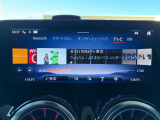 大型ディスプレイ装備。見やすく、車内の先進感を高めます。