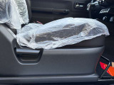 届出済未使用車となっておりますので運転席も状態は良好です。