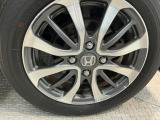 足元が引き立つアルミホイールです。車全体のイメージがアップします。
