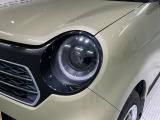 LEDヘッドライトは、点灯の瞬間から最大光量を発揮し、突然暗くなるトンネルなどでの安定感を高めます。