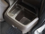 ◆ドリンクホルダー◆手の届きやすい場所にドリンクホルダーがあり、とても便利です。