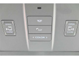 スマートキーや運転席のスイッチで後席両側スライドドアの開閉が可能、電動だから力を入れてドアを開ける必要が無く、小さなお子様でも簡単に開け閉めでき快適です