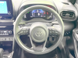 インテリアに合わせたデザインのステアリングは、運転される方のことも考え、運転しやすい形状、大きさです。是非一度、実際に触ってお確かめください。