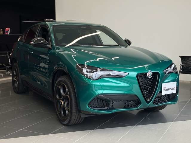 ステルヴィオ 2.0 ターボ Q4 インテンサ 4WD 