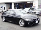 BMW在庫保有台数常時100台以上!ご来店の際はBMW本店(厚木市下荻野140-1)にご来店ください!弊社自慢の全天候型ショールーム!BMW在庫保有台数常時100台以上ございます!