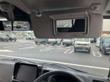 視認性の高いルームミラーです。
