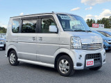 ●仕入れ段階で徹底したチェックを行い、厳しい審査にパスした車だけを展示・販売しています。弊社ではこれをプロチェックと呼び、数十の独自チェック項目に基づき、車の状態を調べ上げています。