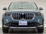 【キドニーグリル】BMWの代名詞。一目見ただけでBMWであると認識できる確固たるアイコンとして存在感を放ちます。