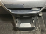 お気に入りのCDなどが収納できる格納式ボックス★