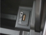 ◆USB入力端子◆USB接続、スマートフォンの充電等にも便利なUSBチャージャー使いやすい場所に装備されています。