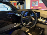 ☆センターパネルを運転席側に僅かに傾けたBMW独特のインパネ☆【駆け抜ける歓び】はここからもスタートしております☆
