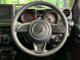 【純正革巻きステアリング】上質な革を使用することで、手にしっかり馴染みとても運転しやすいハンドルです♪