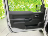 機能性を追求したドアトリム。運転に必要なスイッチ類が、直感的に操作できます。快適なドライブをサポートします。