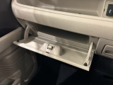 専門業者にて内外装のクリーニングを実施しております!