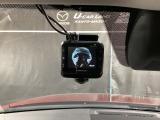 【別途SDカードの購入が必要です。また社外品は保証対象外となります。】運転中の映像・音声などを記録して、交通事故やトラブルが起きた時の正確な状況把握に役立つドライブレコーダーが装着済。