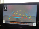 バックガイドモニターで、後方を確認しながら安心して駐車することができます。運転初心者も熟練者も必須の機能ですよ!