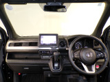 【ルームクリーニング】せっかく乗るならピカピカの車がいいですよね!当店は、他社では省きがちな細部に至るまで、徹底した清掃を行っております。