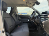 運転席は