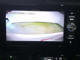 バックモニター付き。 車両後方の映像が画面に表示されるので、車庫入れが苦手な人も安心です。ただし、目視確認もお忘れなくお願いいたします。