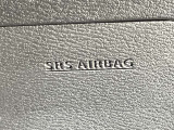 【ニーエアバック】運転席足元には事故の衝撃から守るエアバックが付いています!