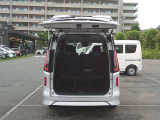 開口部も大きく荷物も積み易いです。