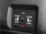 ◆両側電動スライドドア◆狭い駐車場でも乗り降りが楽々♪お子様が隣の車にドアを当ててしまう心配もございません!小さなお子様連れの方もこれで安心。
