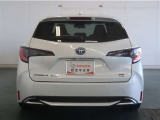 燃費の良さと静かな走りが魅力のハイブリッド車。ガソリン代を抑えながら、快適でスムーズなドライブを楽しめます。