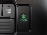 エンジン、エアコンなどを制御し低燃費な『ECONモード』に、また走りを楽しみたいとき、空調など快適性を重視したいときにはスイッチOFFで通常モードに切り替えができます!