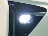 LEDフォグランプ LEDの明るい光が霧の発生や悪天候時に視界確保をサポートします!