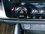 運転席、助手席共シートヒータ。ステアリングヒーター冬でも快適です。