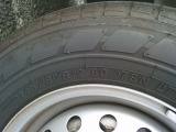 タイヤサイズは、145/80R12 80/78N LTです。