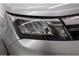 ■LEDライト■ 発光効率が非常に高い為、バッテリーに優しいのが特徴!見た目もシャープでおしゃれと、デザイン面でも人気の高いLEDヘッドライトです!