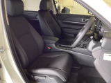 座面の角度や高さを調整して自分にぴったしの運転姿勢をとることができます!