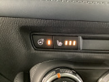 運転席、助手席には3段階で温度調節が可能なシートヒーターを装備しております。ステアリングヒーターはハンドルをじんわりと温めます♪寒い朝でも快適に運転できますよ♪