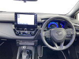 運転席まわりです。 各操作スイッチは使いやすい位置に配置されてます。