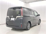 走りにこだわりながら収納力も持ち合わせたお車です。荷物を載せて軽快なドライブを楽しめますよ♪