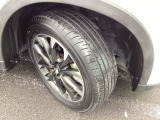 タイヤの残量は是非お車でご確認下さい。