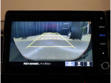 バックモニター付き。駐車の際のサポートとなり、必須アイテムのひとつですよね。それでも、バックする際は必ずご自身の目で確認をしてください。