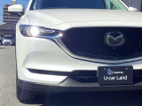 アダプティブLEDヘッドライト カメラや車速センサーと連動して、ハイ、ロー、ワイドローのLEDライトを常に最適な配光に自動制御する優れものです!