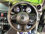 【純正革巻きステアリング】上質な革を使用することで、手にしっかり馴染みとても運転しやすいハンドルです♪