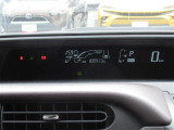 非常に見やすいメーターです。目の移動も少なく安全運転できます。実際の走行距離と併せてご確認ください。