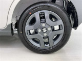 純正アルミホイールが車の雰囲気を引き立てますね!